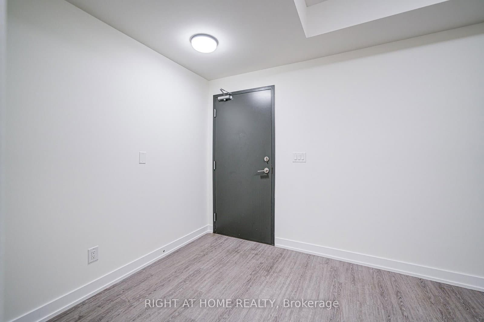 1350 Kingston Road, Unit Th03 thumbnail 6