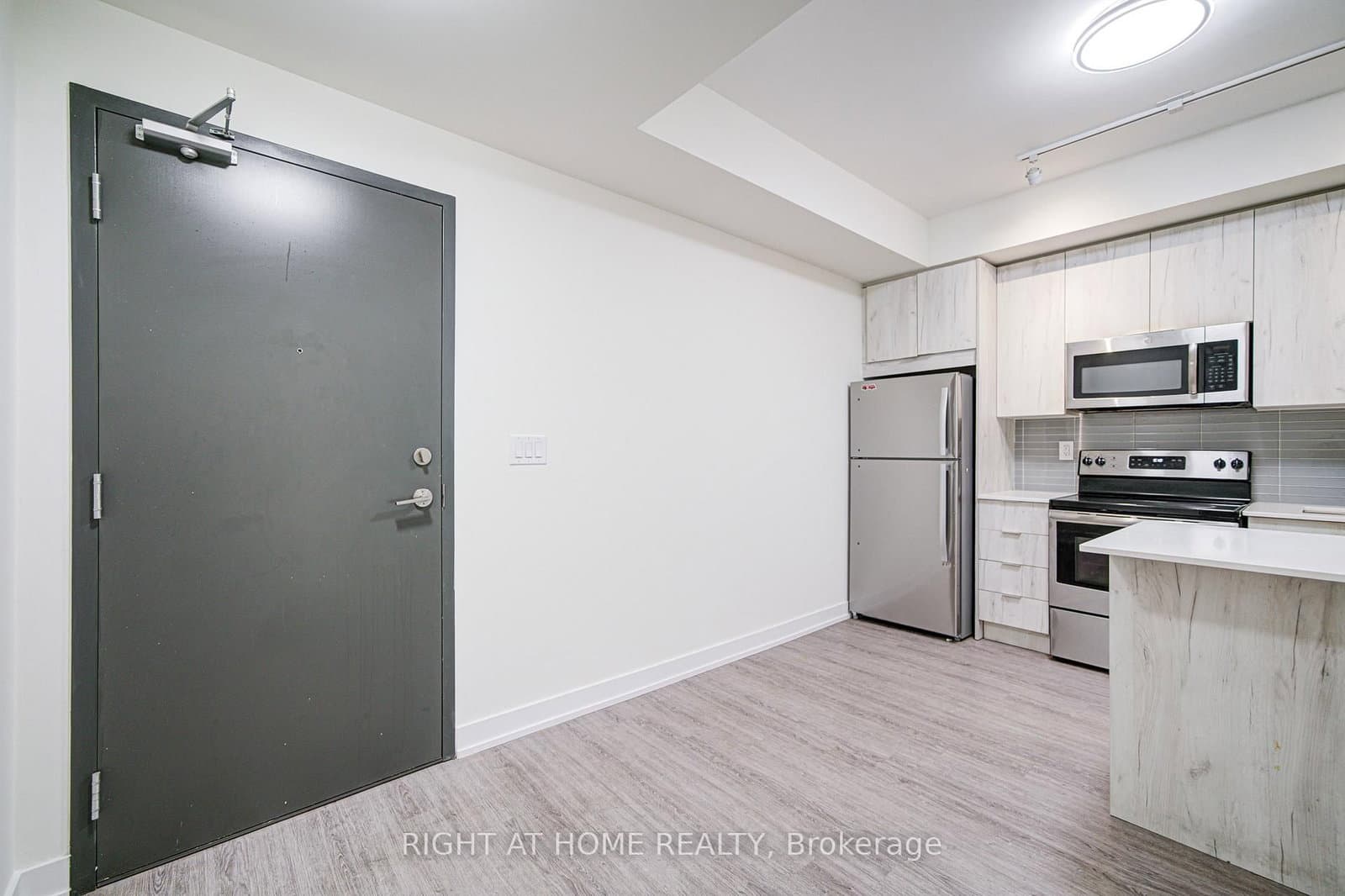 1350 Kingston Road, Unit Th03 thumbnail 7