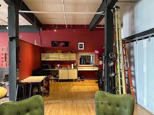9 Davies Avenue, Unit 303 thumbnail 2