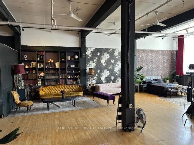9 Davies Avenue, Unit 303 thumbnail 8