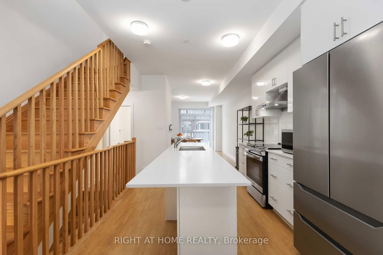 1557 Midland Avenue thumbnail 12