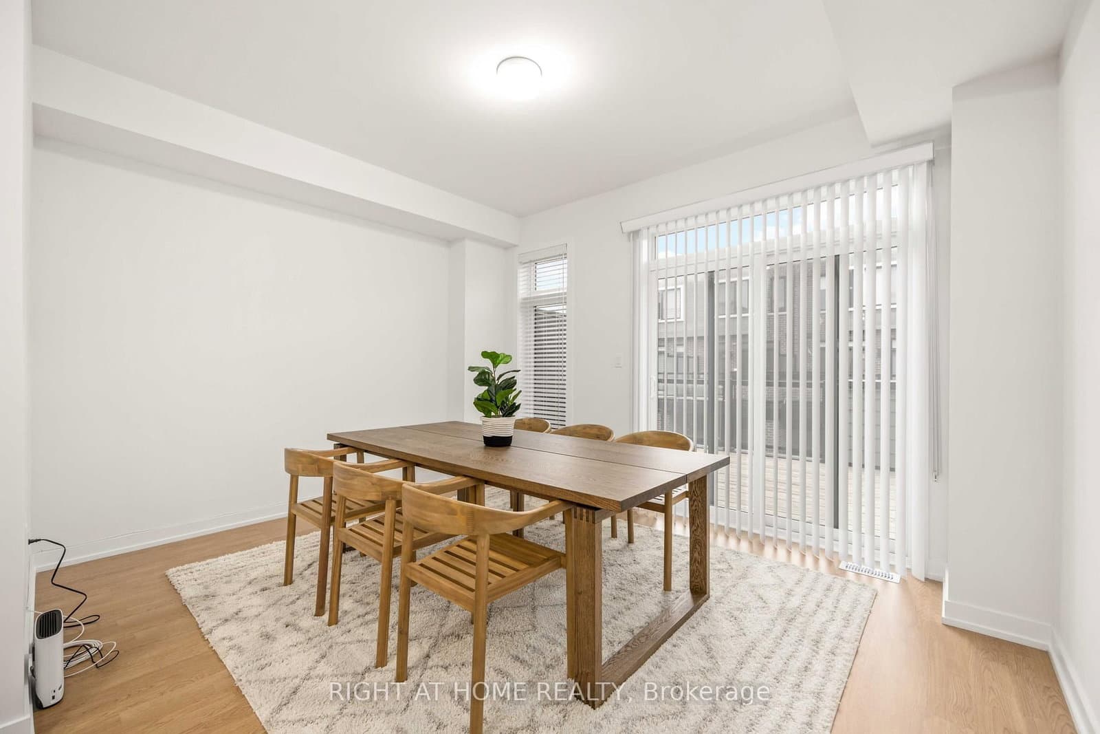 1557 Midland Avenue thumbnail 15