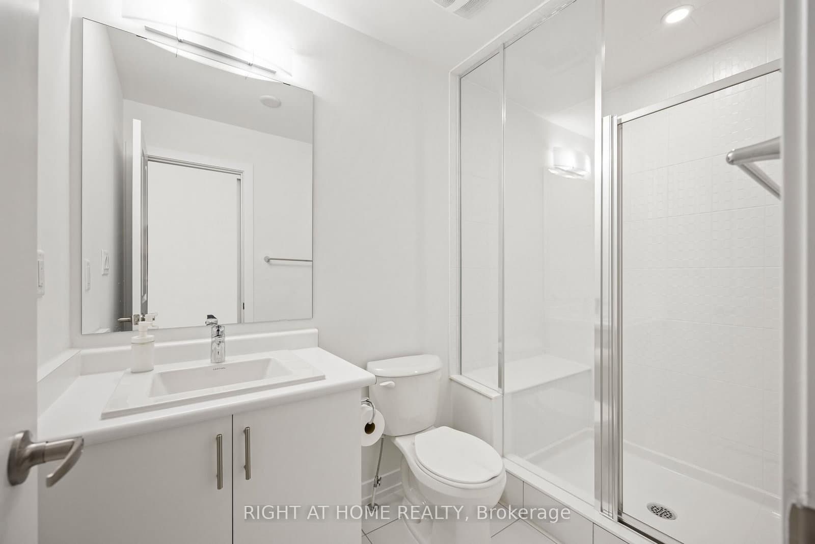 1557 Midland Avenue thumbnail 25