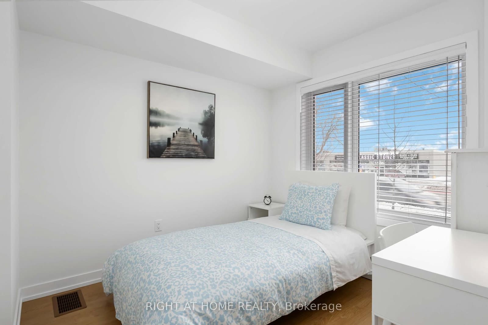 1557 Midland Avenue thumbnail 33