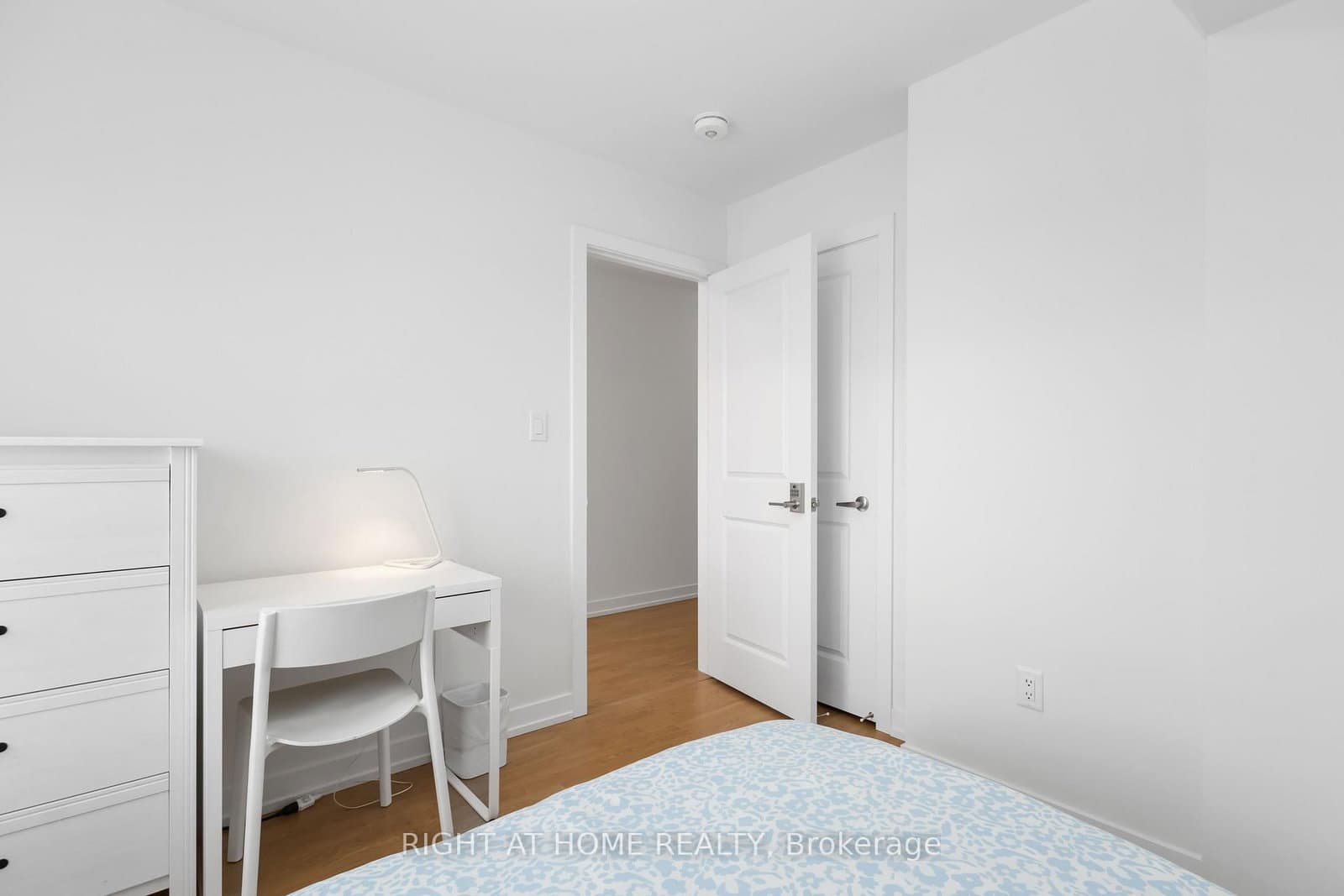 1557 Midland Avenue thumbnail 35