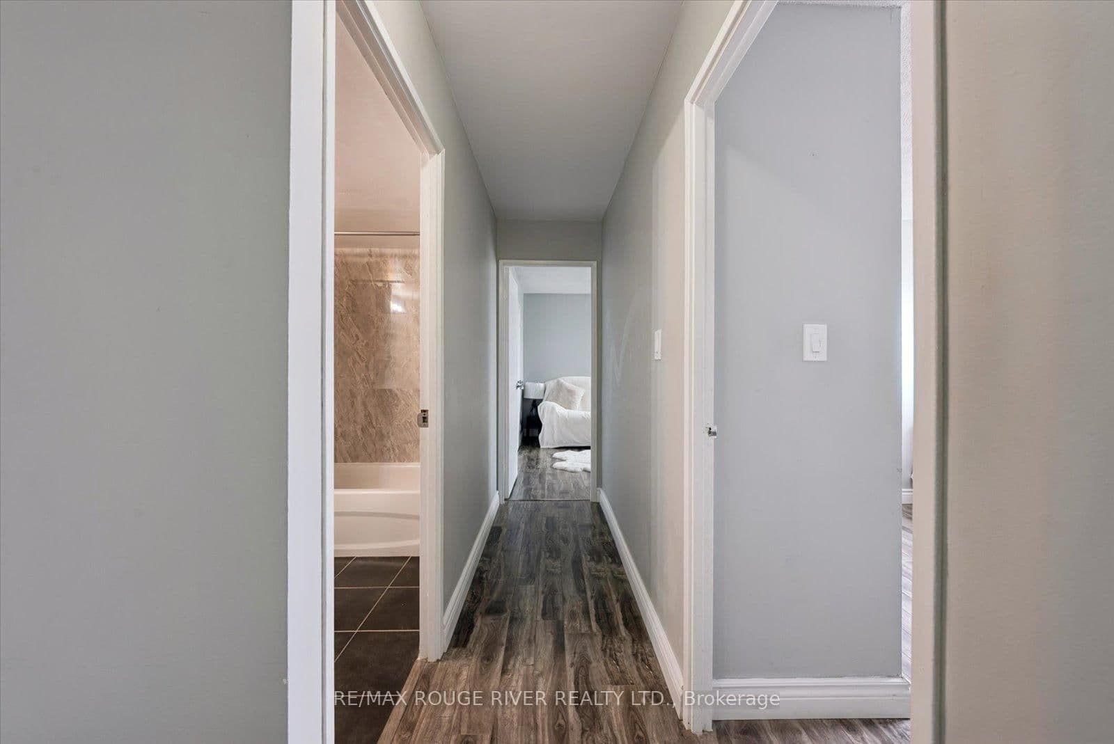 90 Ling Road, Unit 907 thumbnail 18