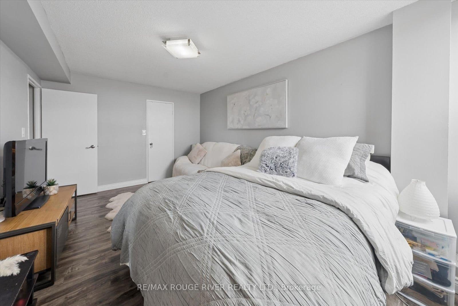 90 Ling Road, Unit 907 thumbnail 21