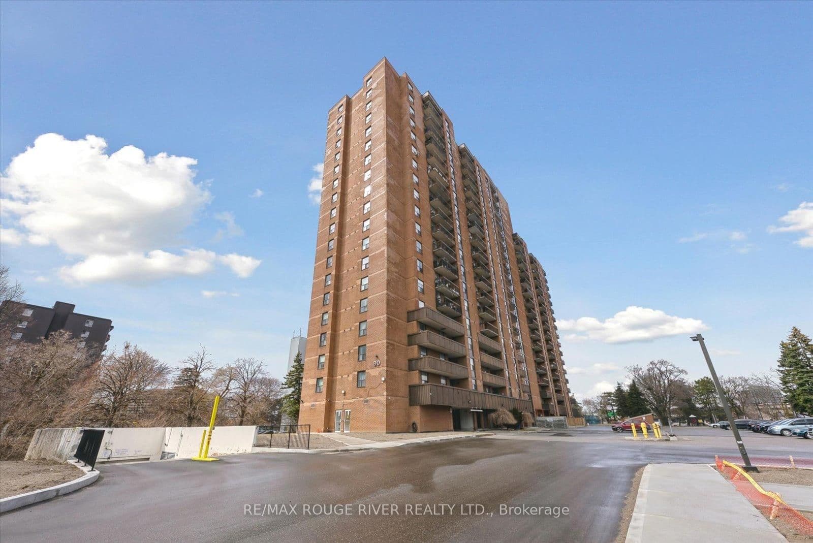 90 Ling Road, Unit 907 thumbnail 3