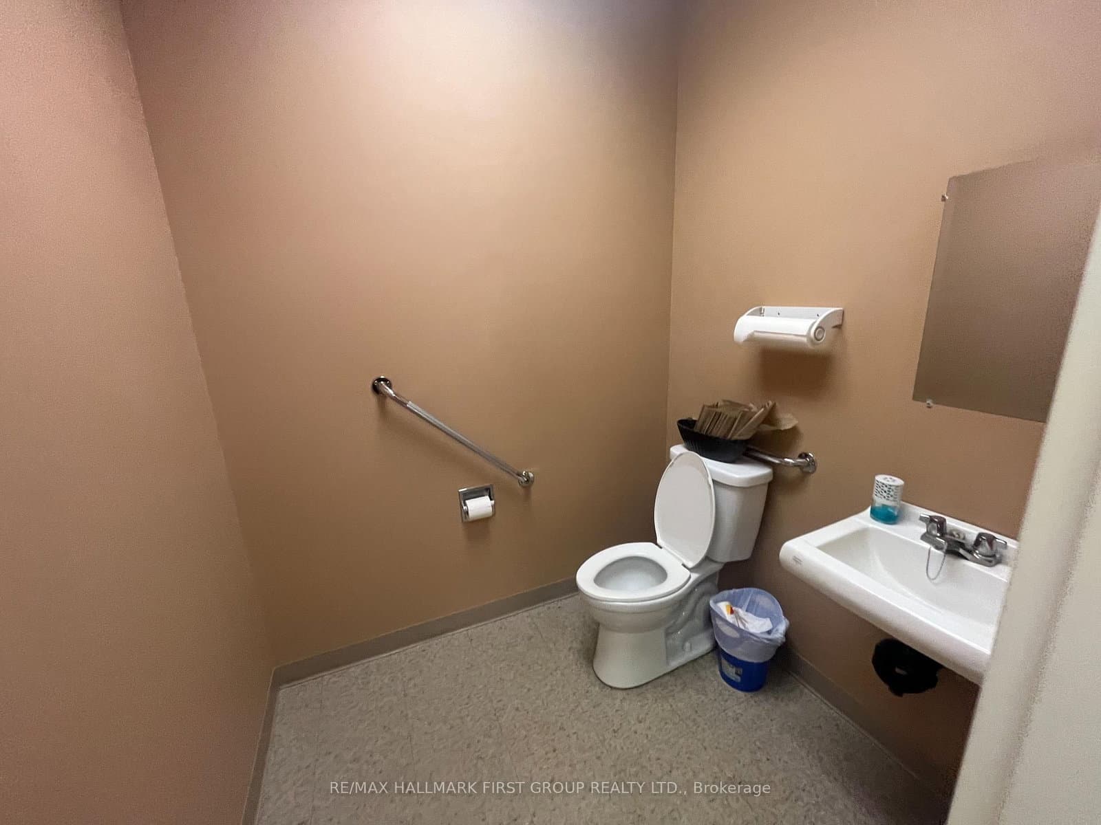 1815 Ironstone Manor, Unit 12 thumbnail 5
