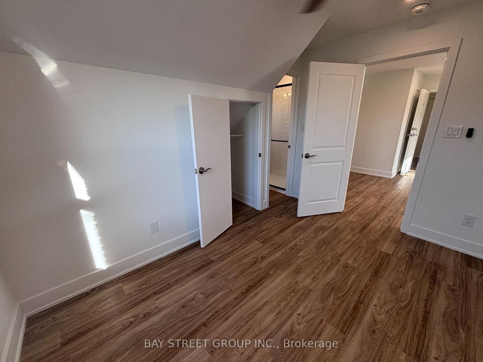 1311 Pape Avenue thumbnail 33