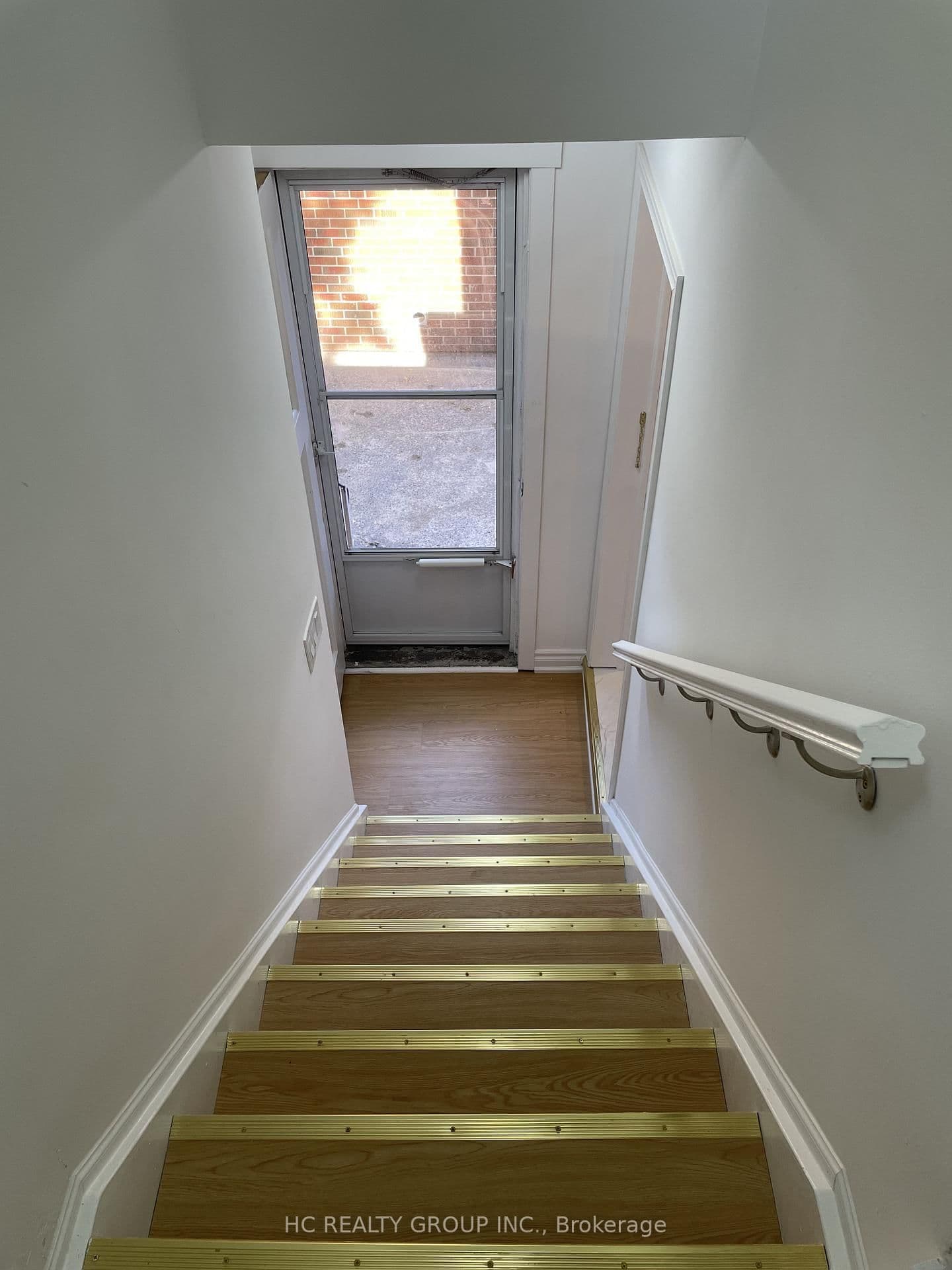 48 Torrens Avenue, Unit Upper thumbnail 3