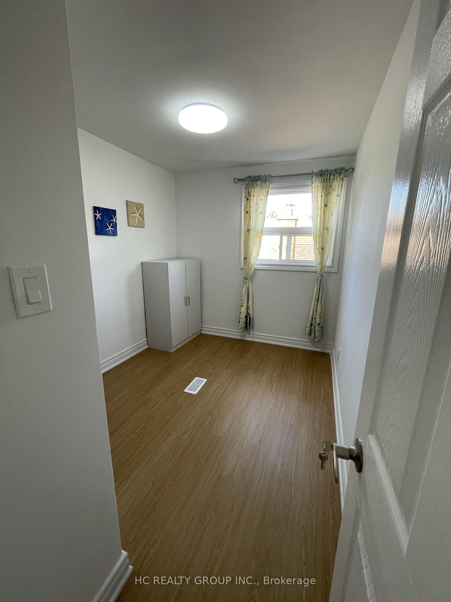 48 Torrens Avenue, Unit Upper thumbnail 7