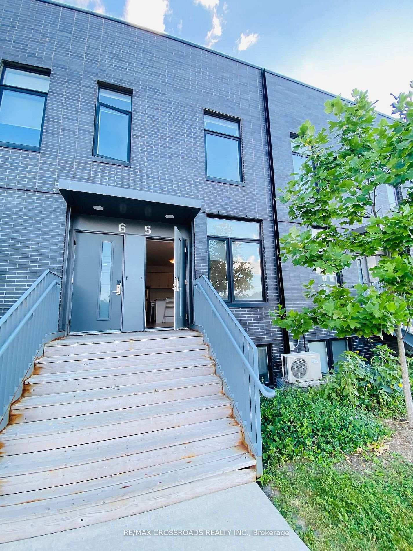 1720 Simcoe Street N, Unit 5 - Image 1