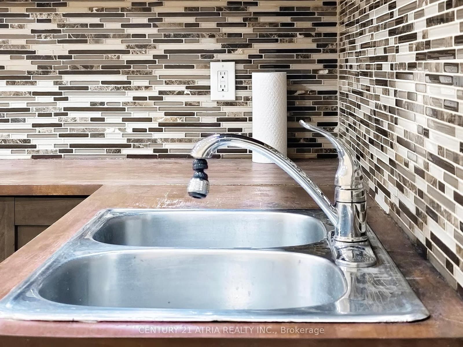 2828 Danforth Avenue, Unit Lower thumbnail 12