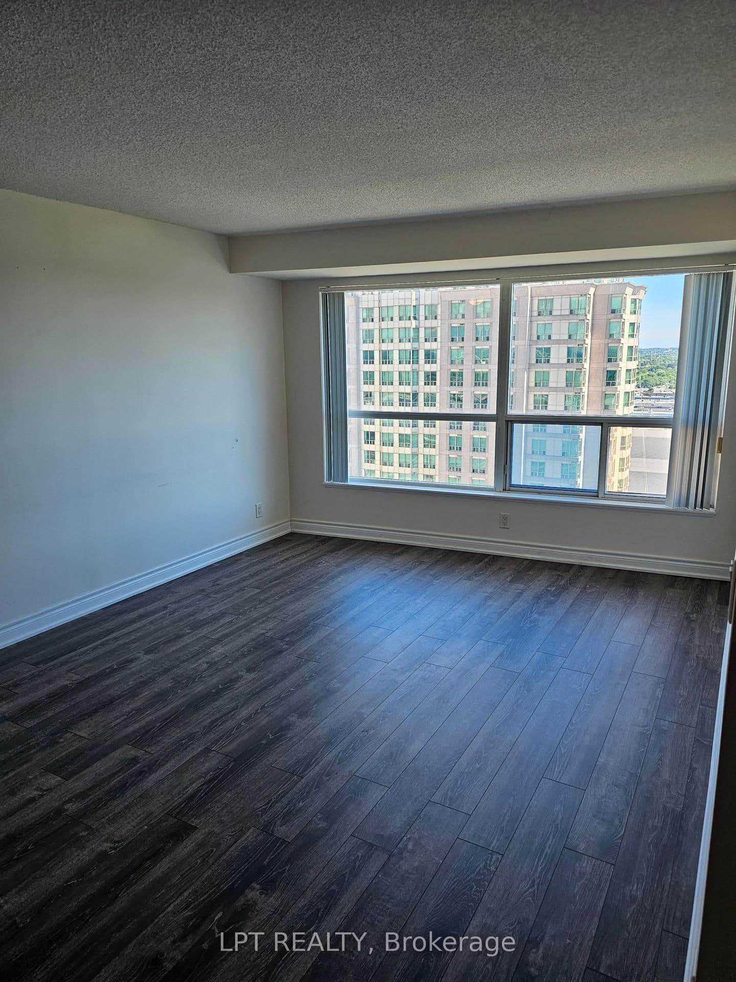 38 Lee Centre Drive, Unit 2107 thumbnail 4