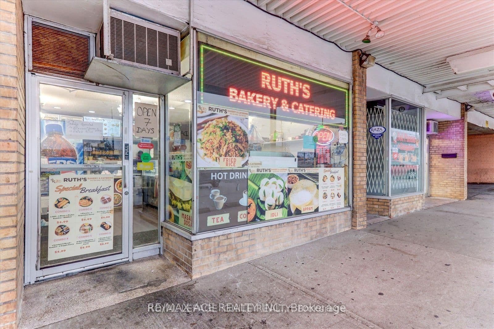 2398 Eglinton Avenue E thumbnail 3