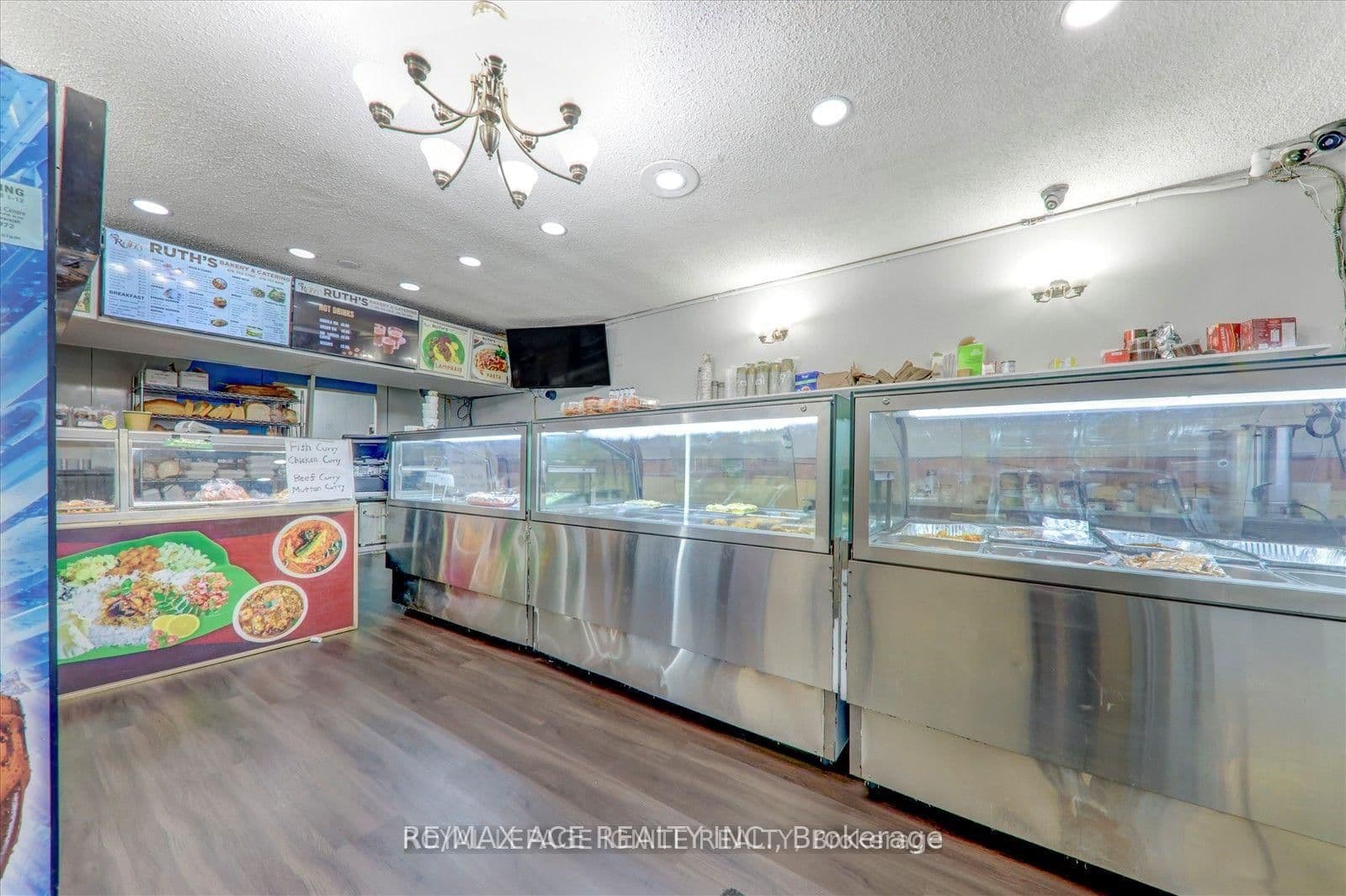 2398 Eglinton Avenue E thumbnail 5
