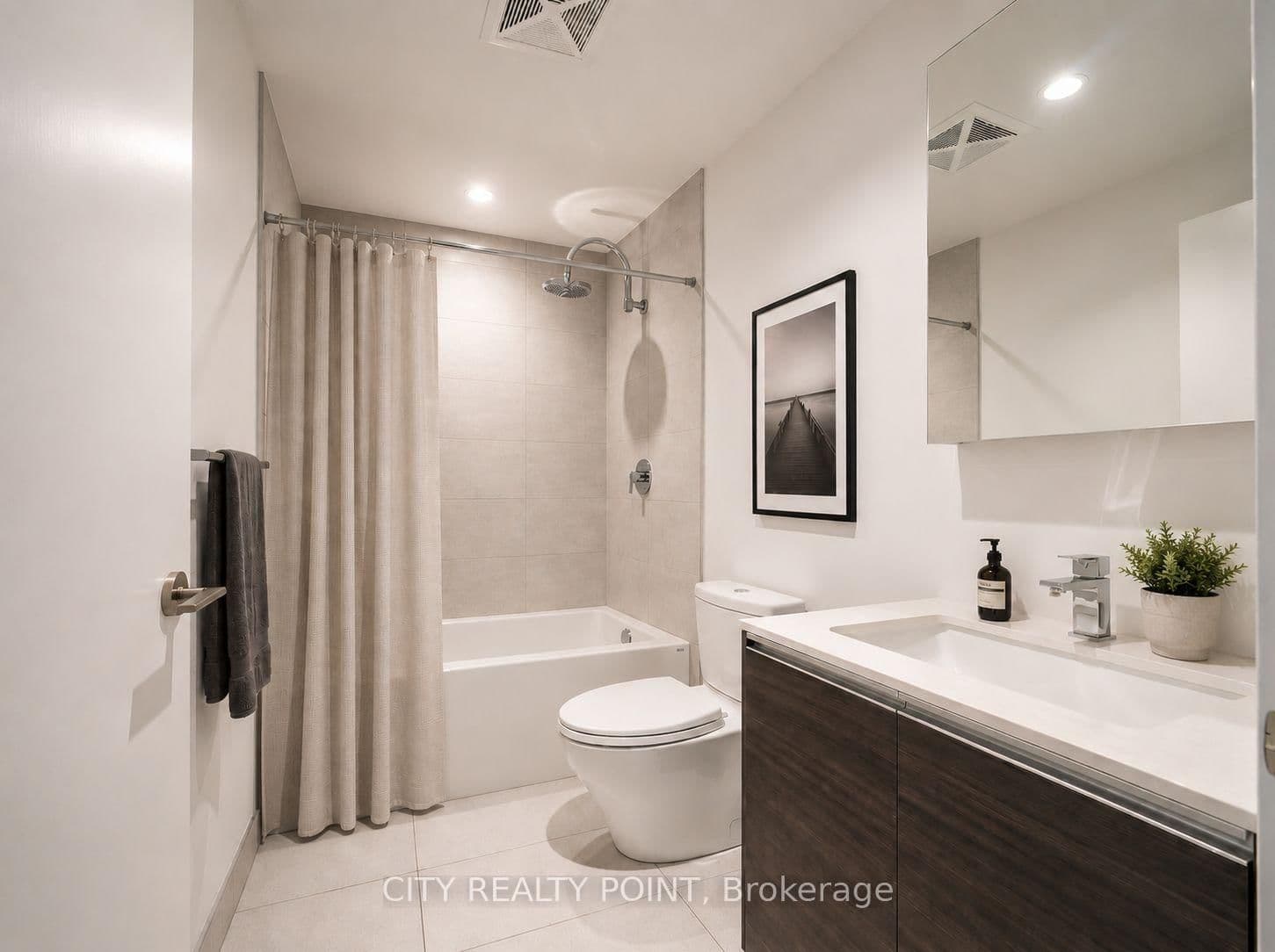 1190 Dundas Street E, Unit 505 thumbnail 5