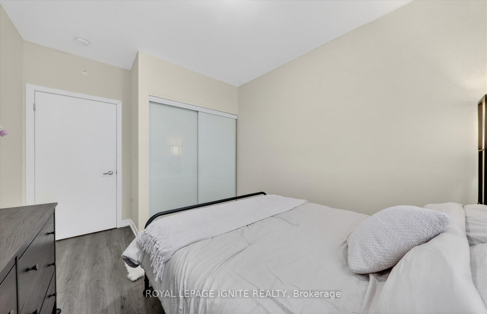 3560 St Clair Avenue E, Unit 109 thumbnail 23