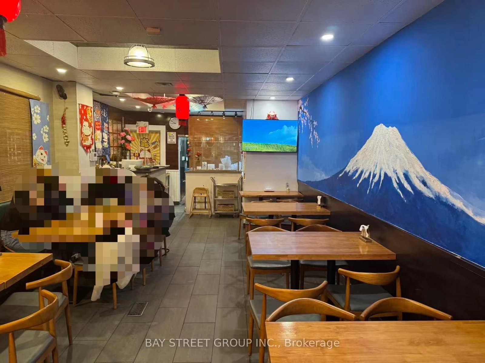 1024 Gerrard Street E thumbnail 3