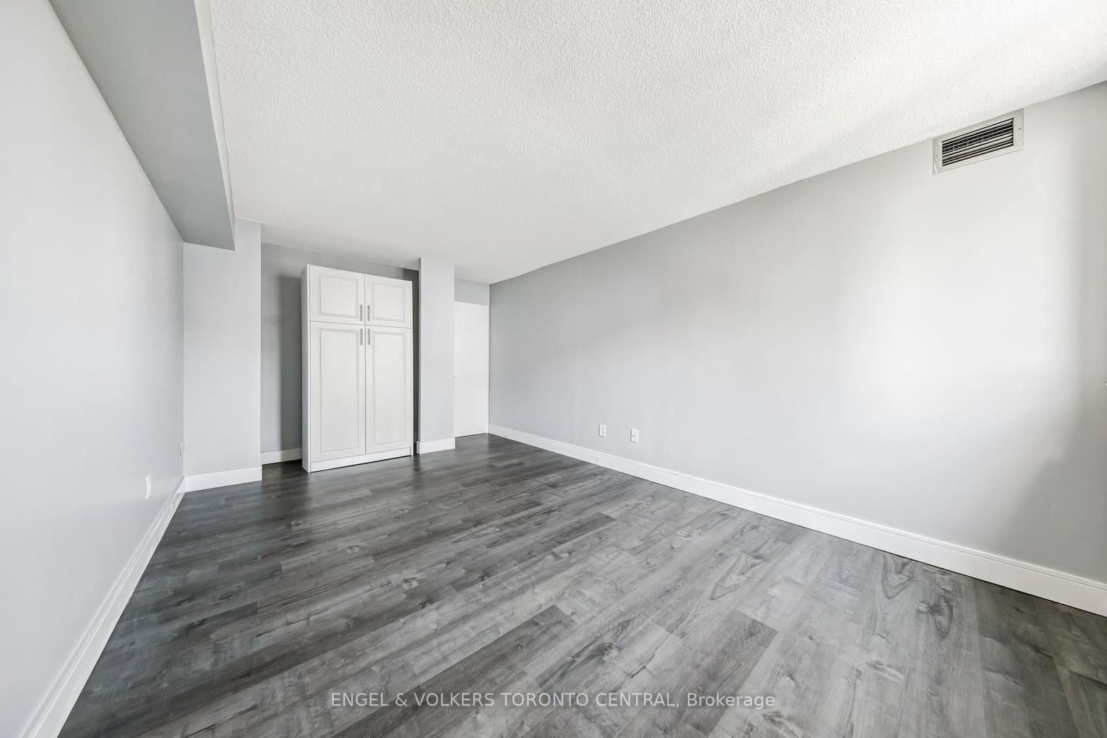 15 Sewells Road, Unit 606 thumbnail 28