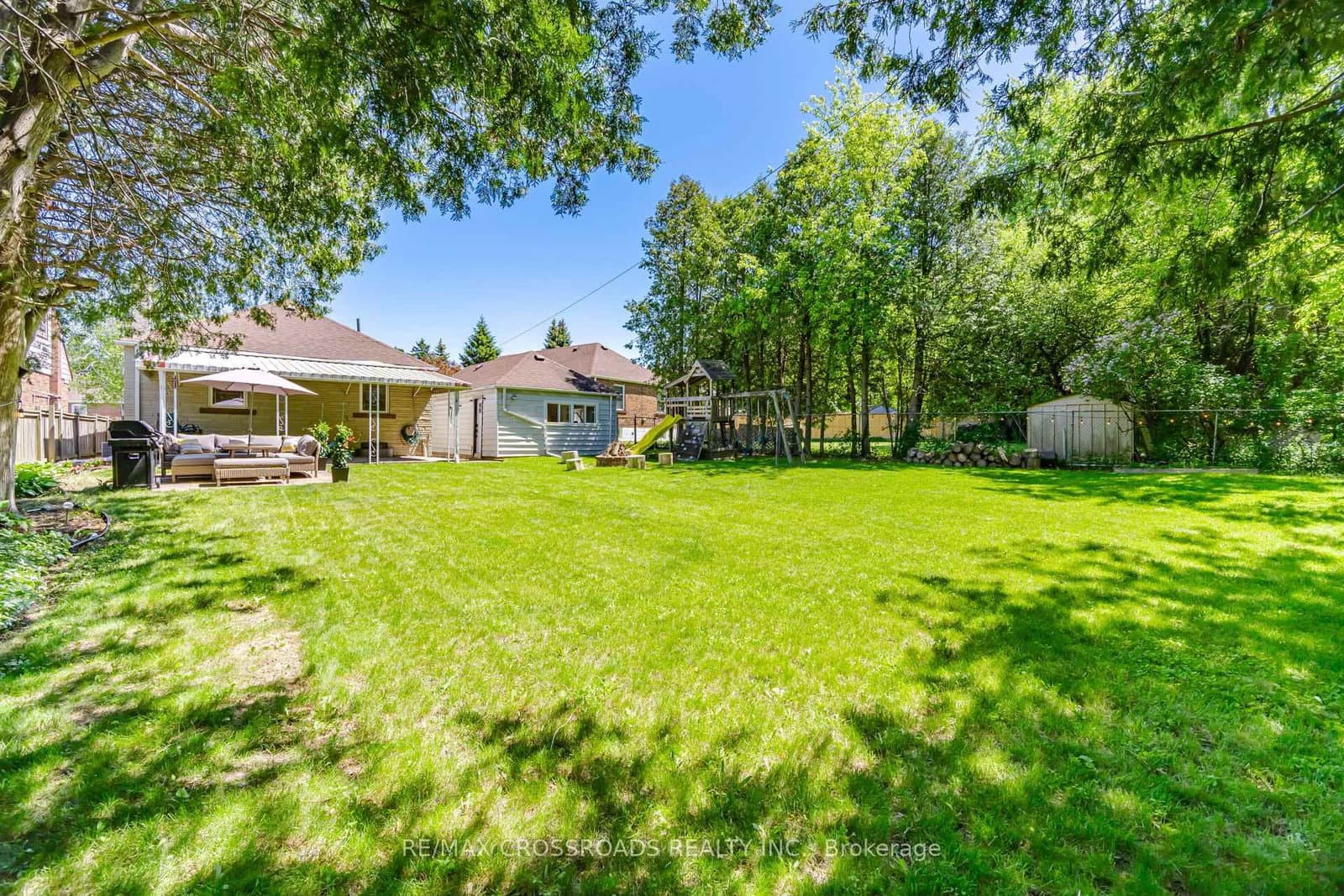 18 Adanac Drive thumbnail 49