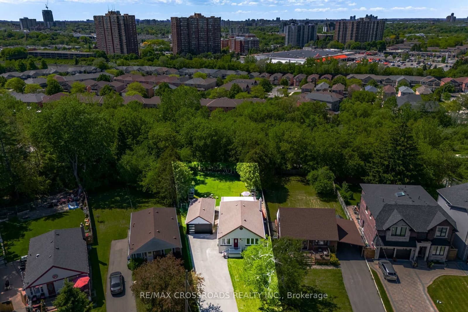 18 Adanac Drive thumbnail 6