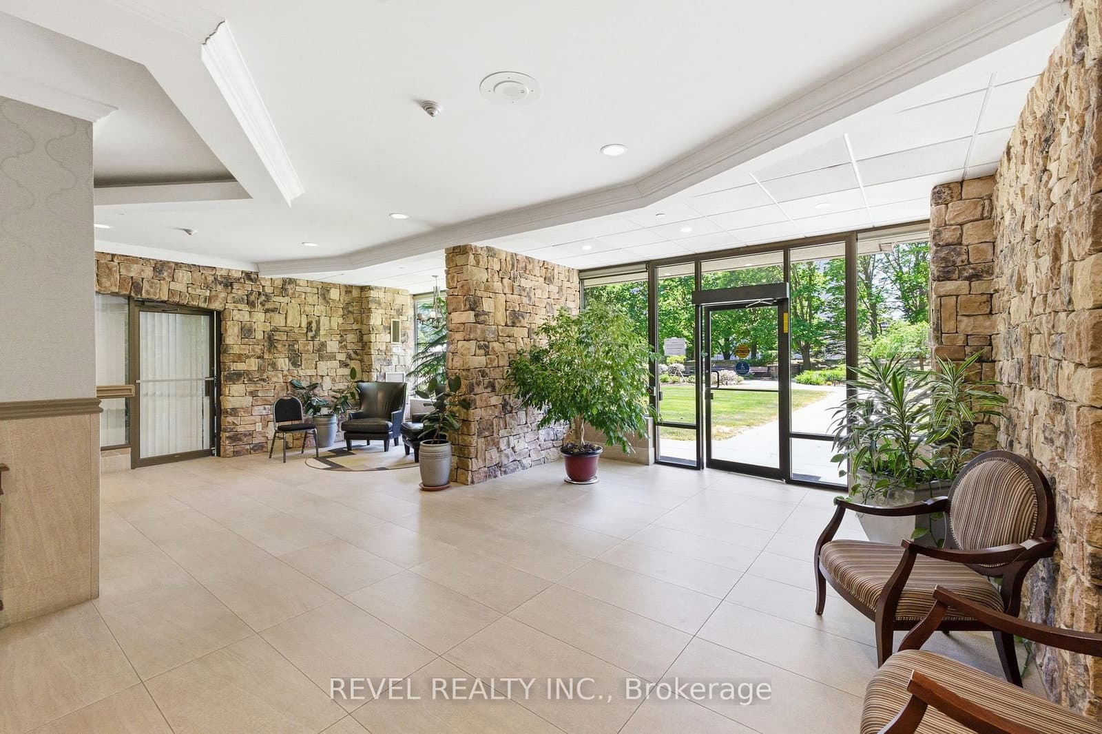 2330 Bridletowne Circle, Unit Ph06 thumbnail 27