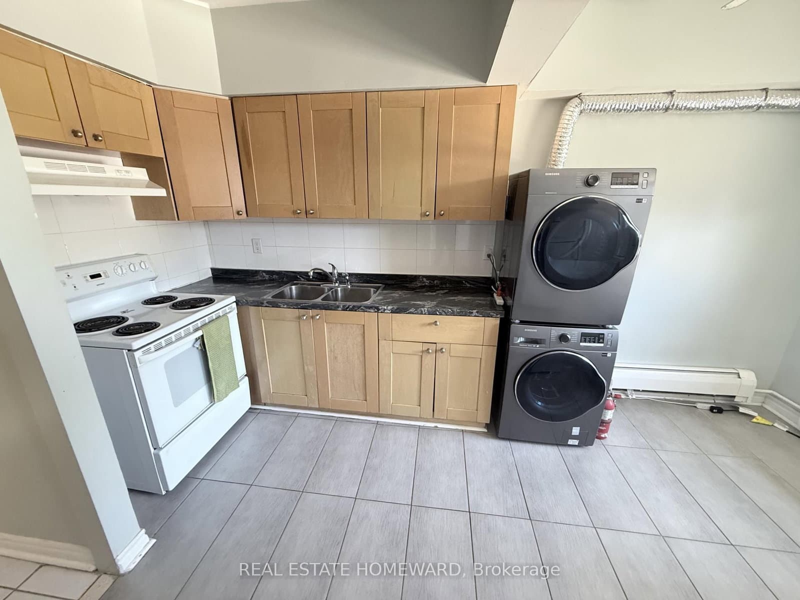 611 Danforth Avenue, Unit Apt 2 thumbnail 2