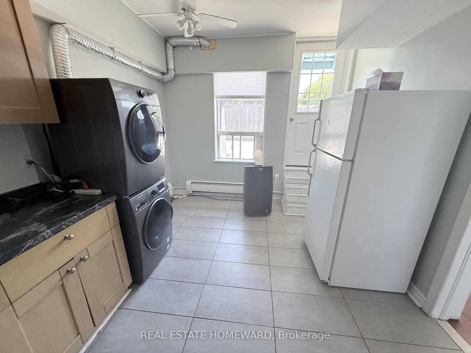611 Danforth Avenue, Unit Apt 2 thumbnail 8
