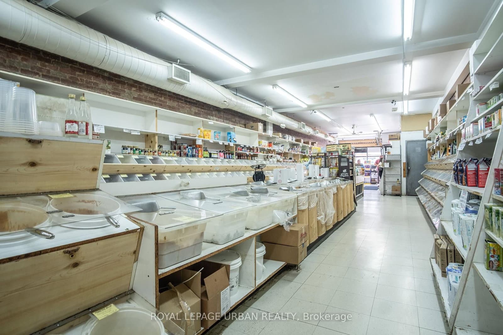 638 Danforth Avenue thumbnail 13