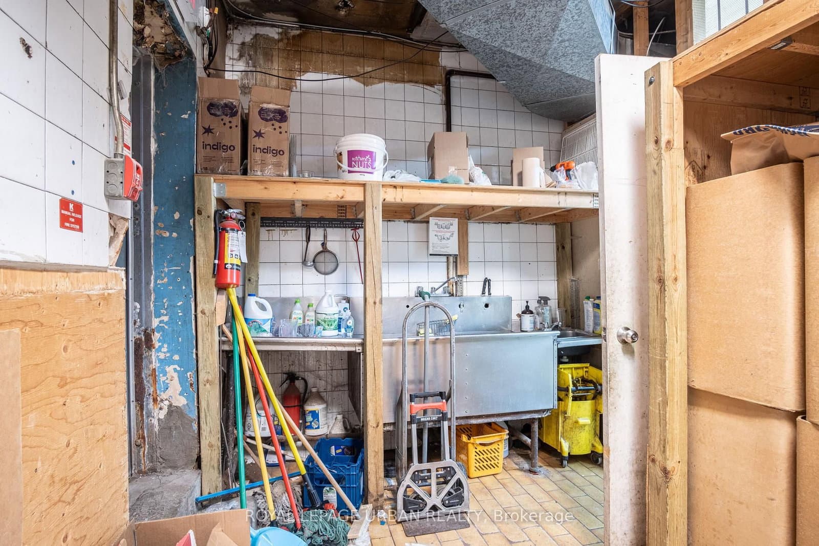 638 Danforth Avenue thumbnail 23