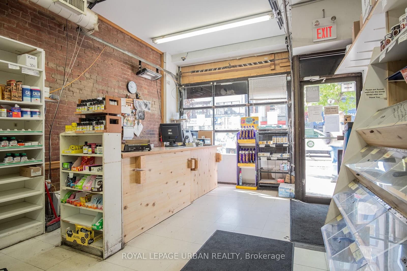 638 Danforth Avenue thumbnail 3