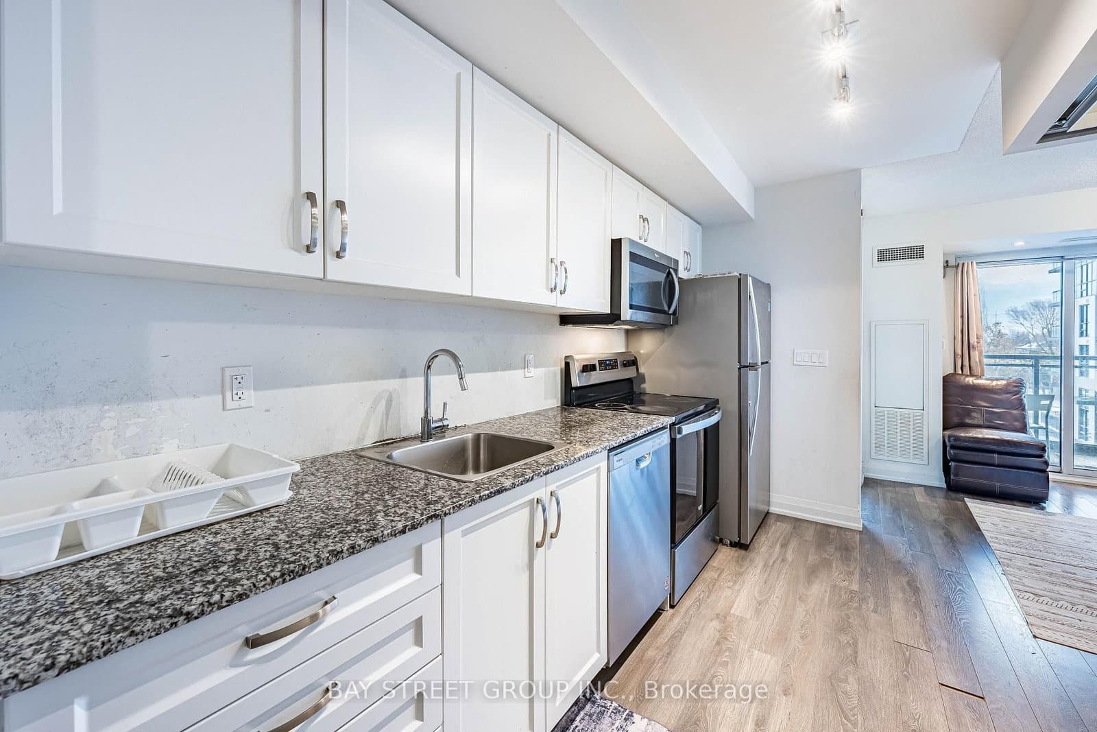 20 Meadowglen Place, Unit 222 thumbnail 10