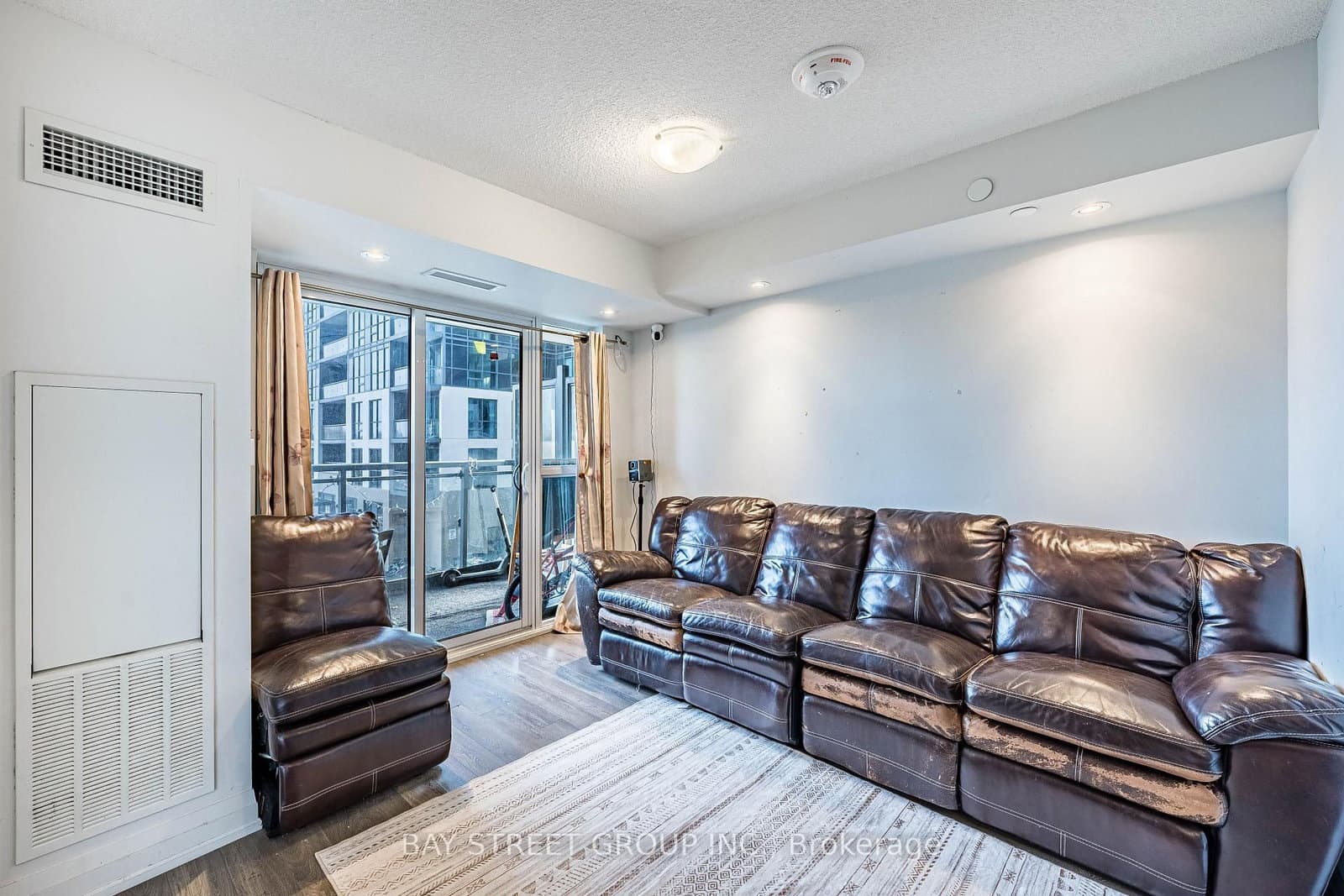 20 Meadowglen Place, Unit 222 thumbnail 15