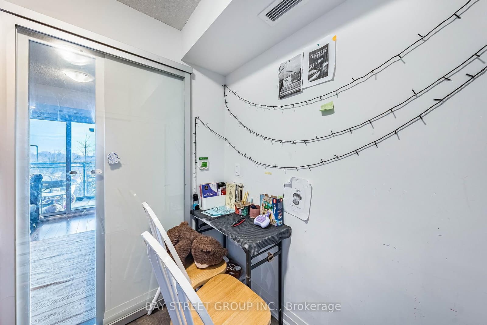 20 Meadowglen Place, Unit 222 thumbnail 22