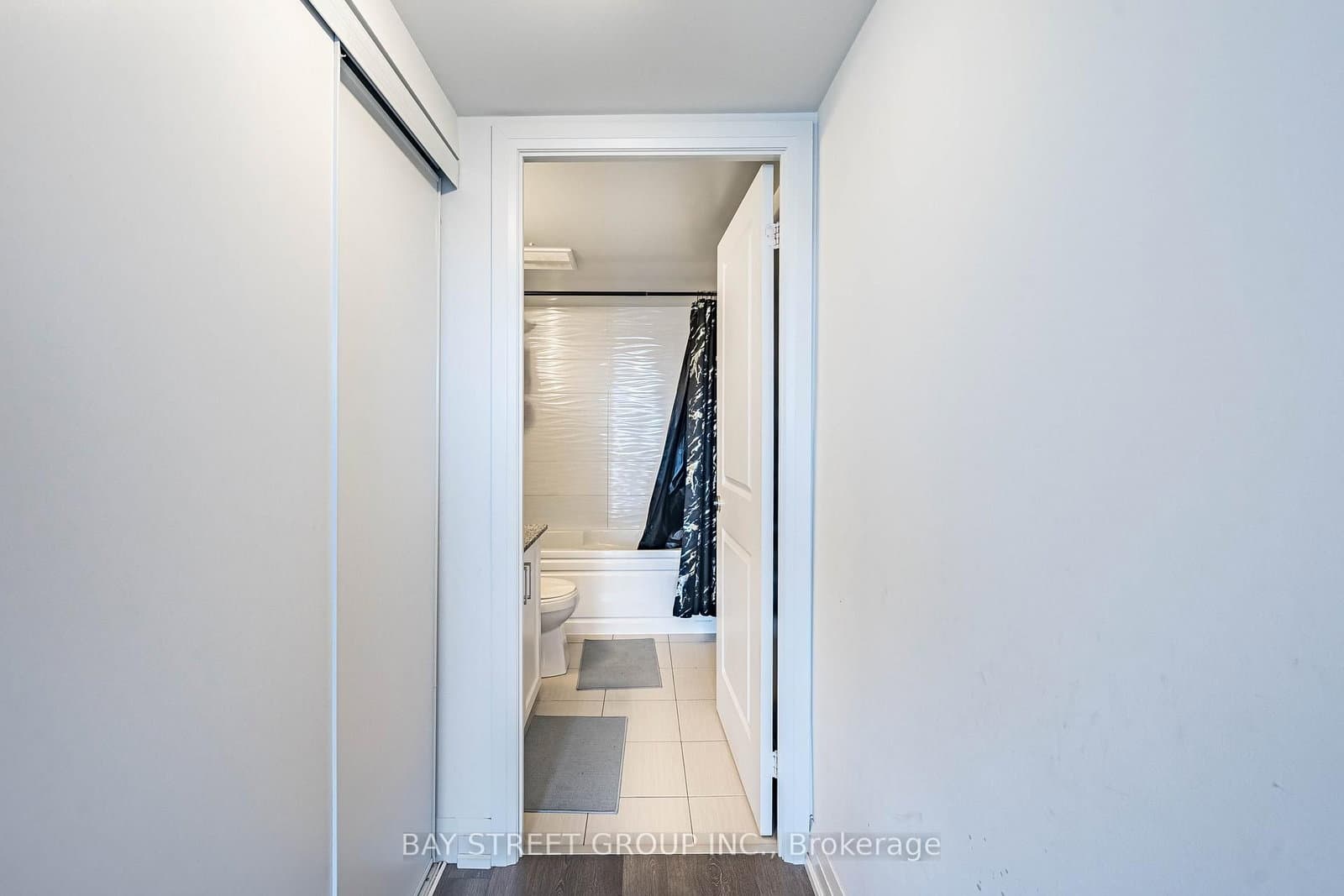 20 Meadowglen Place, Unit 222 thumbnail 27