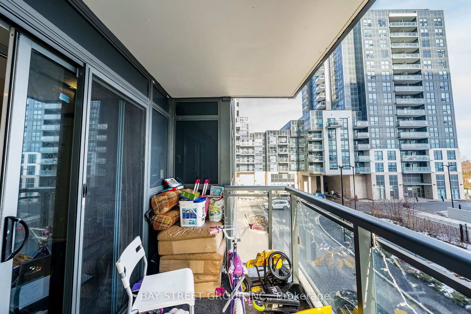 20 Meadowglen Place, Unit 222 thumbnail 32