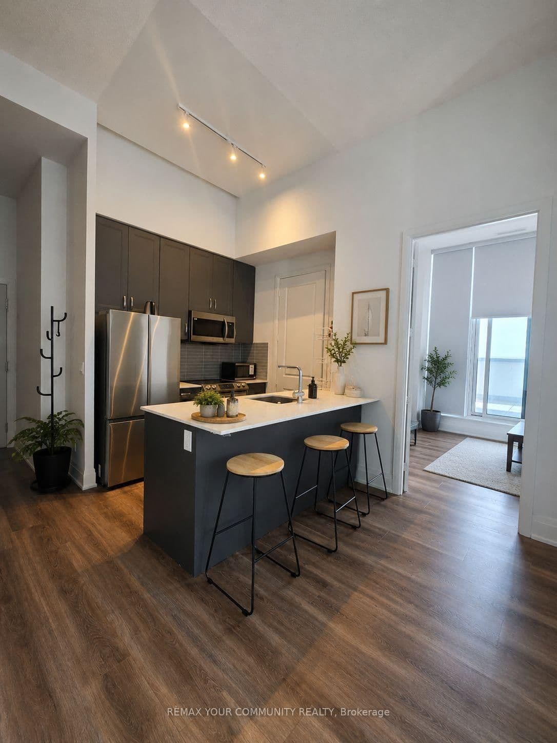 20 Meadowglen Place, Unit 2808 thumbnail 2