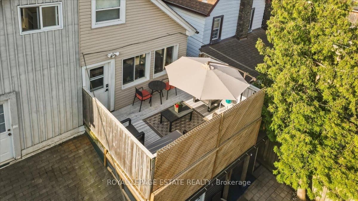 1398 Queen Street E thumbnail 13