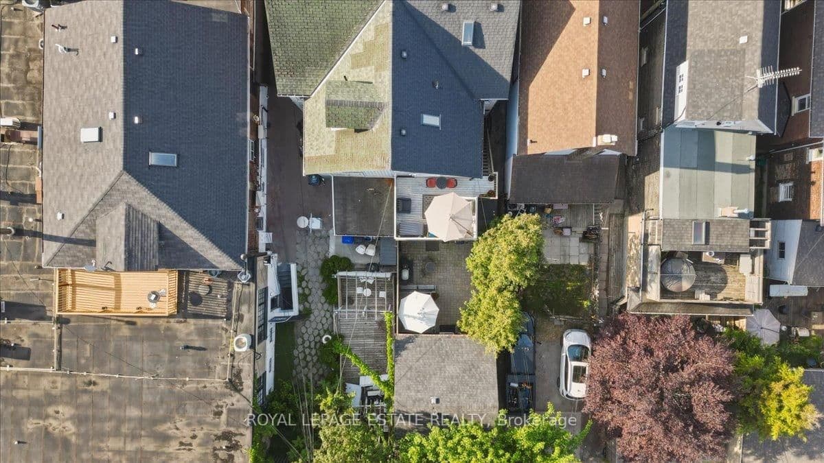 1398 Queen Street E thumbnail 18
