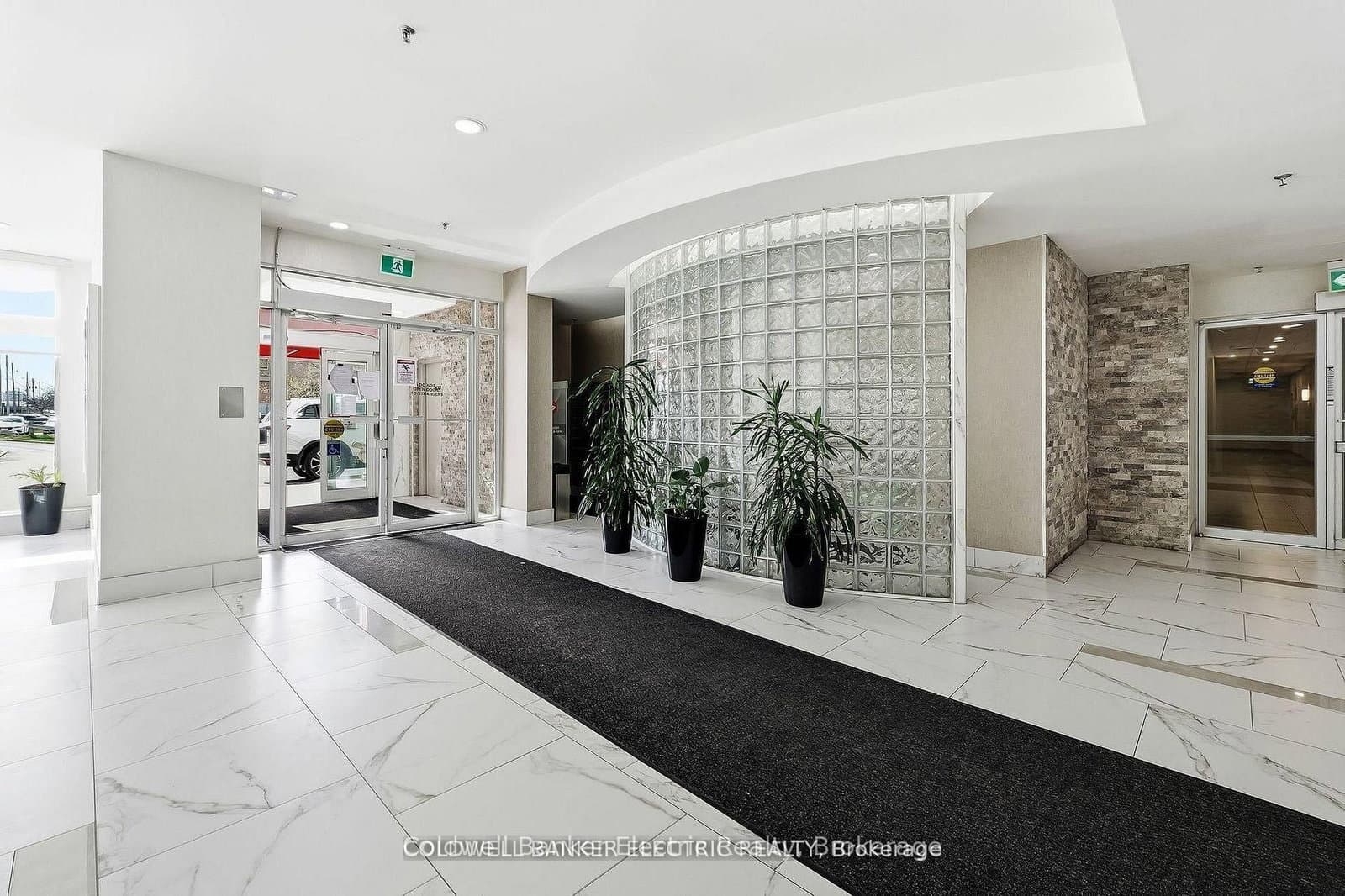2550 Lawrence Avenue E, Unit 815 thumbnail 24