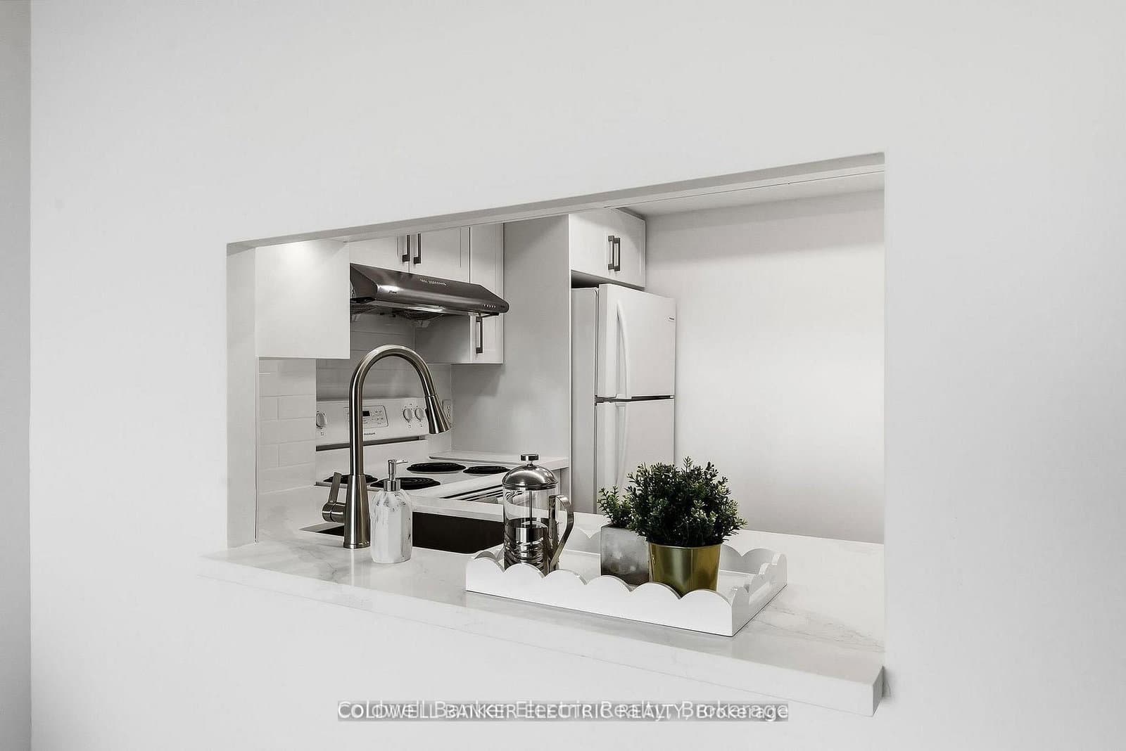 2550 Lawrence Avenue E, Unit 815 thumbnail 4