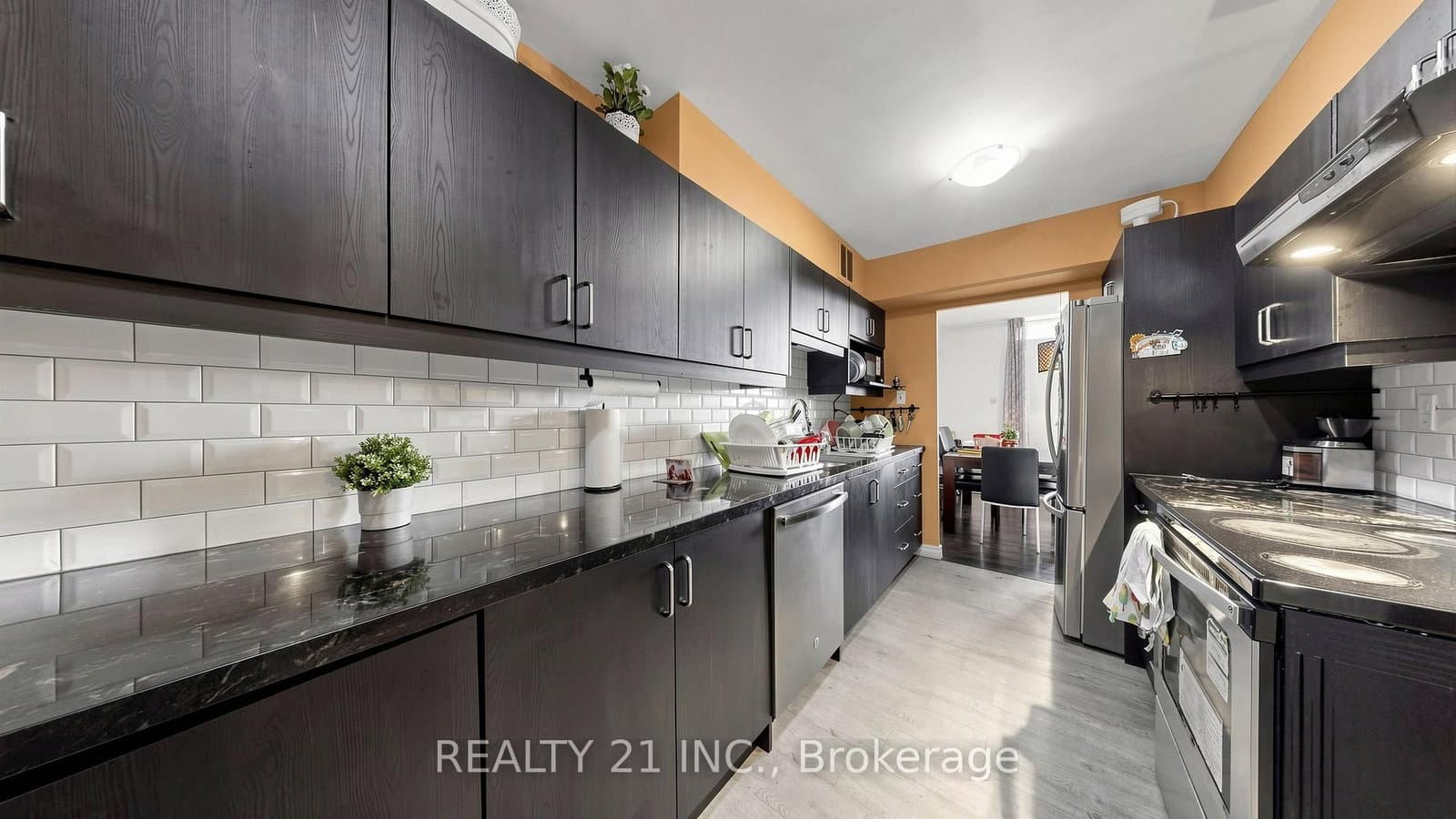 180 Markham Road, Unit 819 thumbnail 22