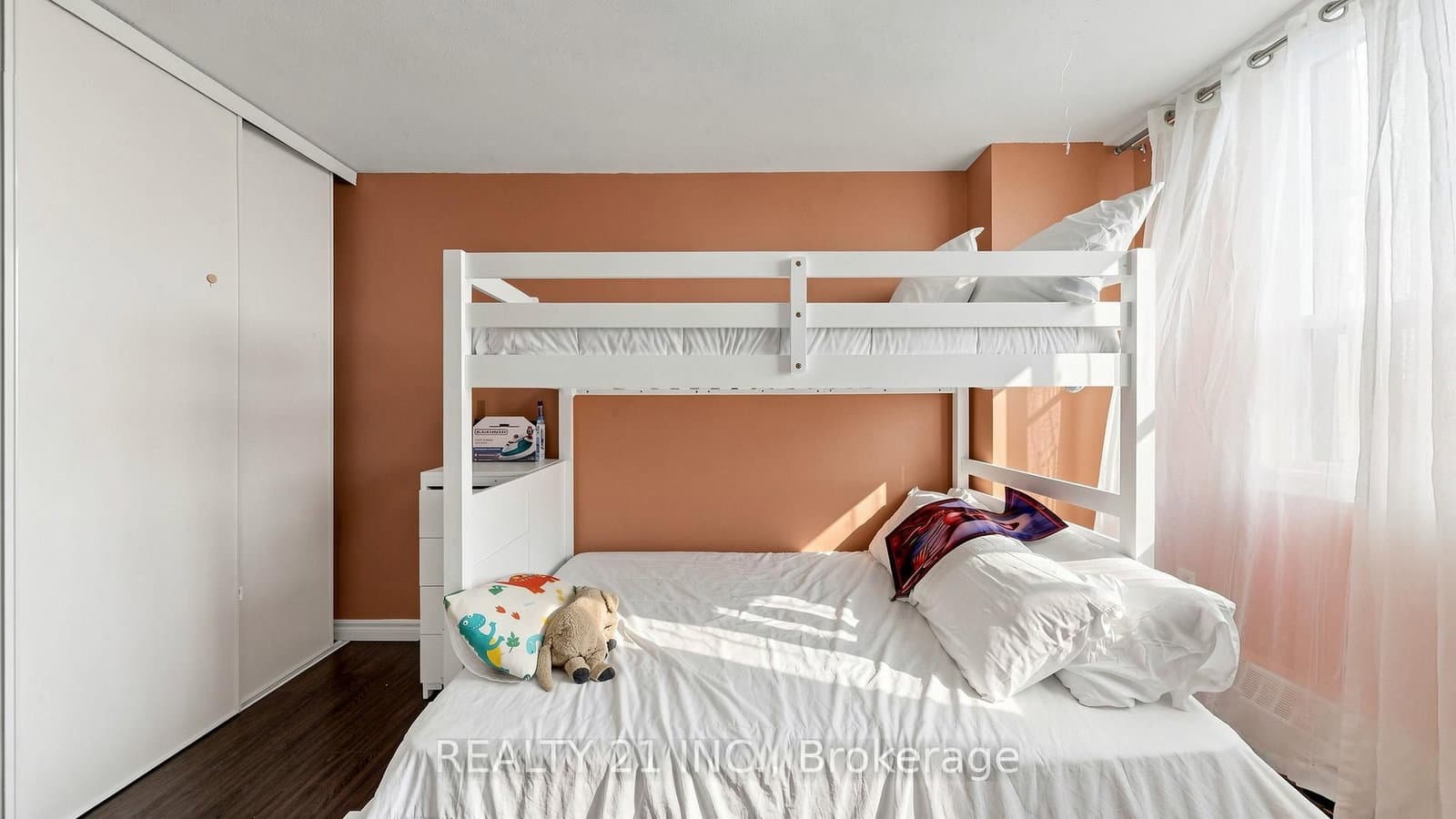 180 Markham Road, Unit 819 thumbnail 32
