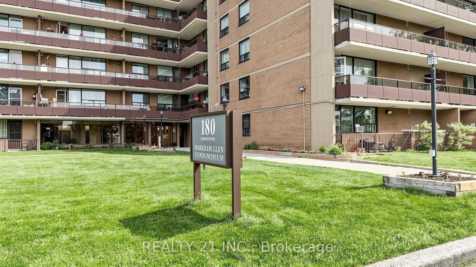 180 Markham Road, Unit 819 thumbnail 8