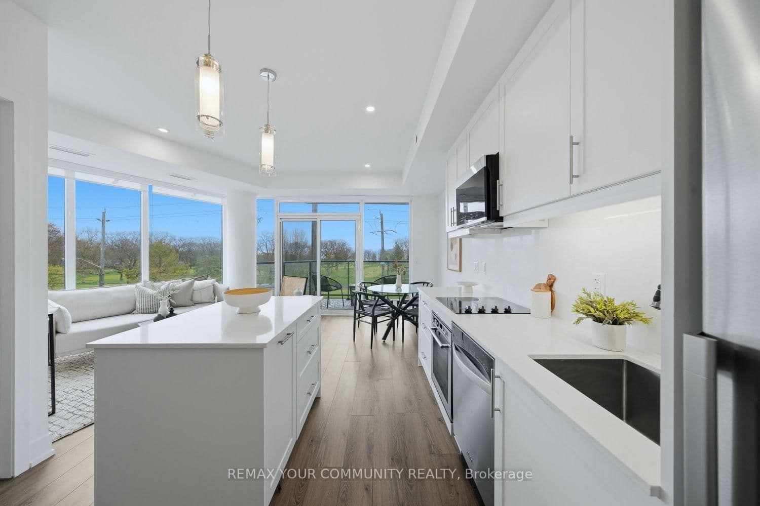 #305 - 1316 Kingston Road