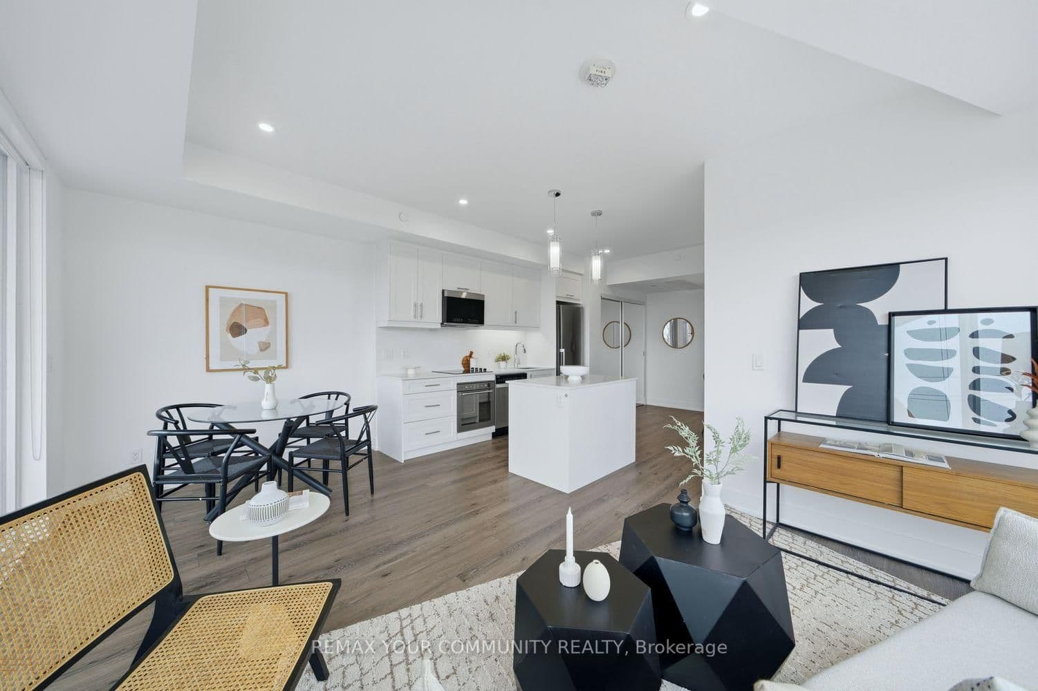 1316 Kingston Road, Unit 305 thumbnail 19