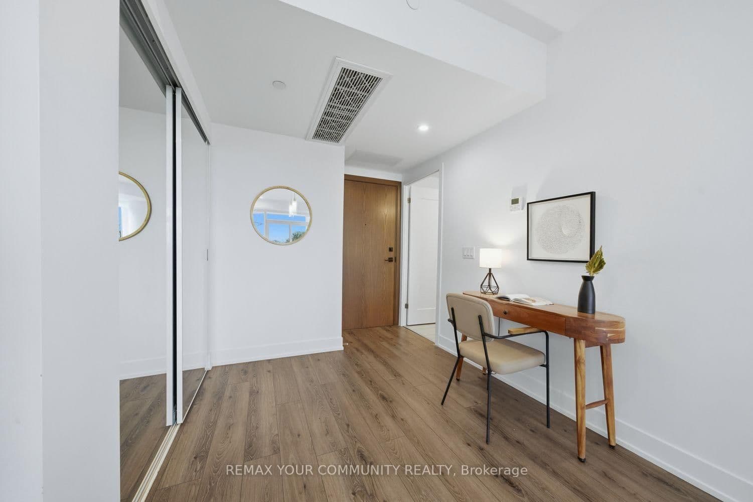 1316 Kingston Road, Unit 305 thumbnail 3