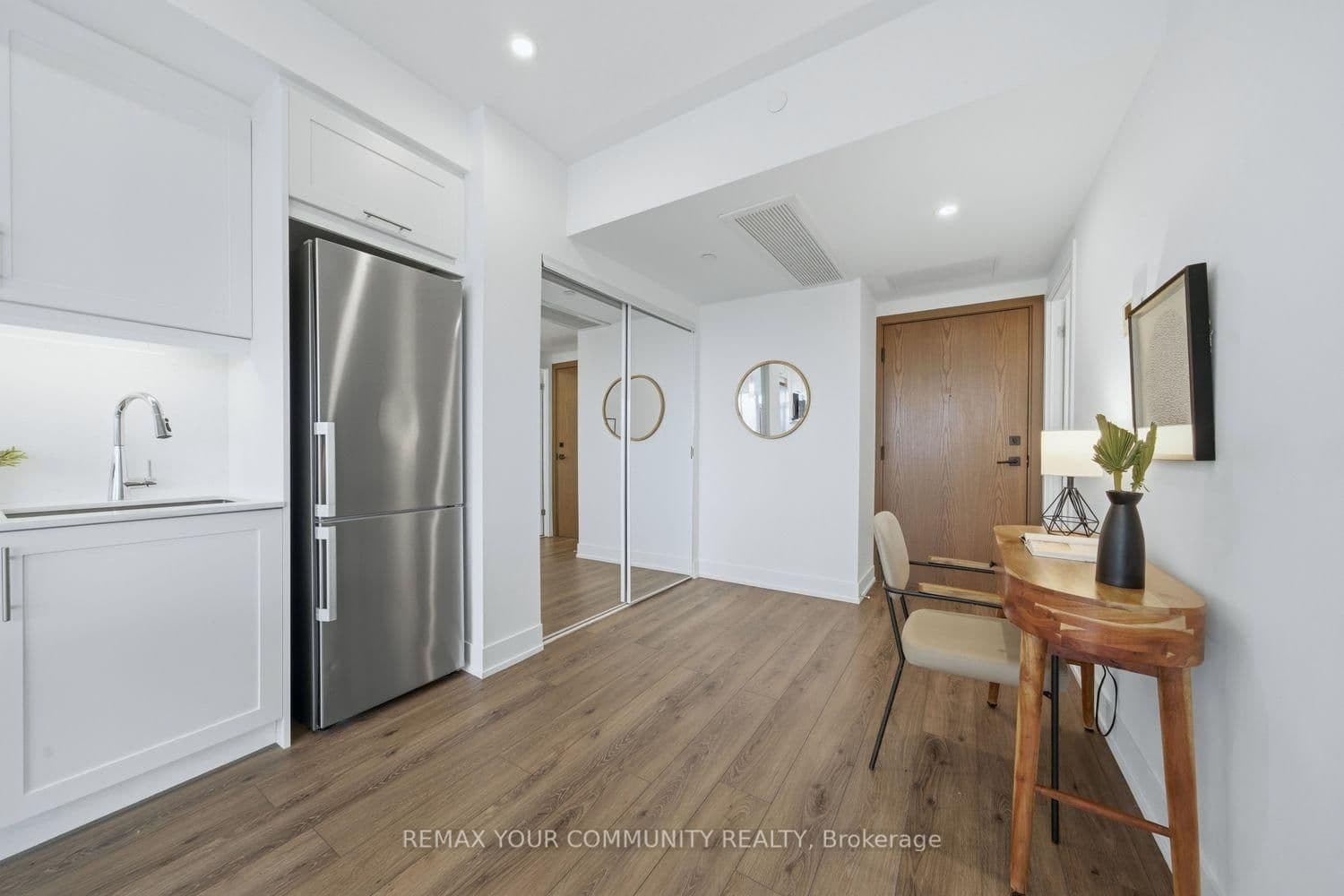 1316 Kingston Road, Unit 305 thumbnail 4